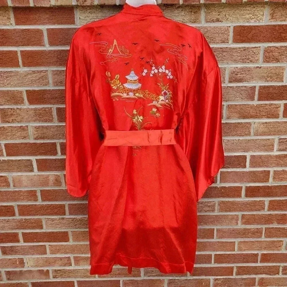 Vintage Longevity Kimono Style Robe with Embroidered Scene Women's Size Large - Picture 4 of 10